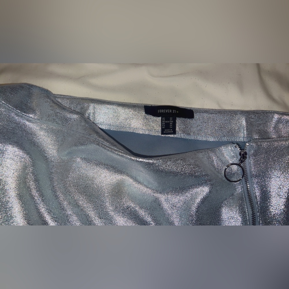 Metallic Skirt - Picture 3 of 4